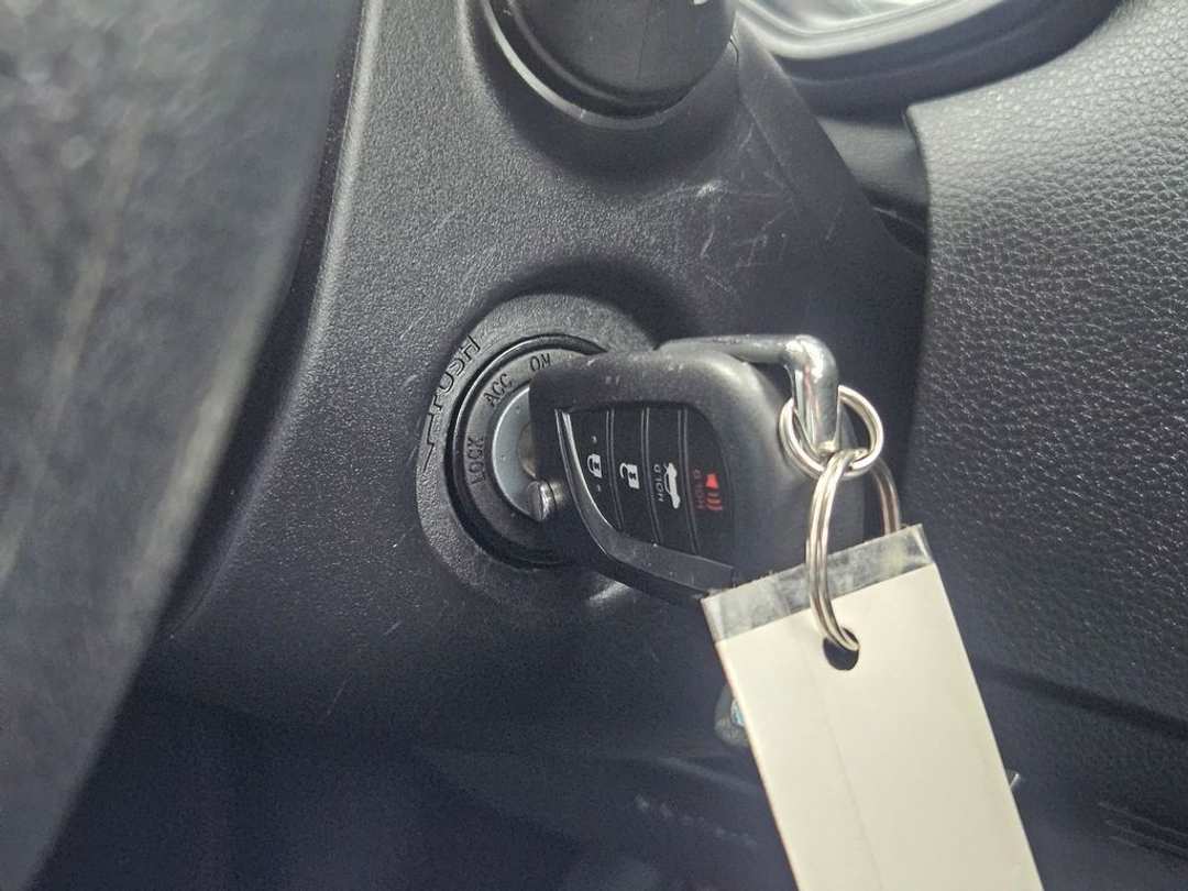 2025 Toyota Corolla LE - Image 17