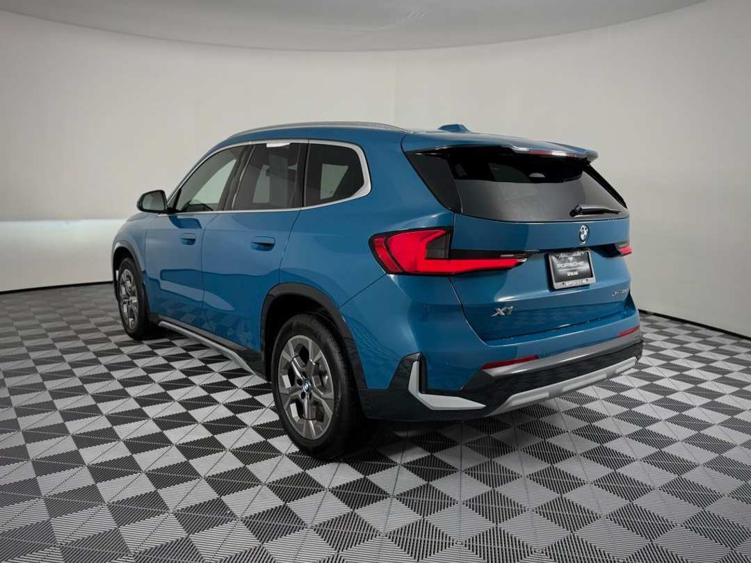 2025 BMW X1 xDrive28i - Image 3