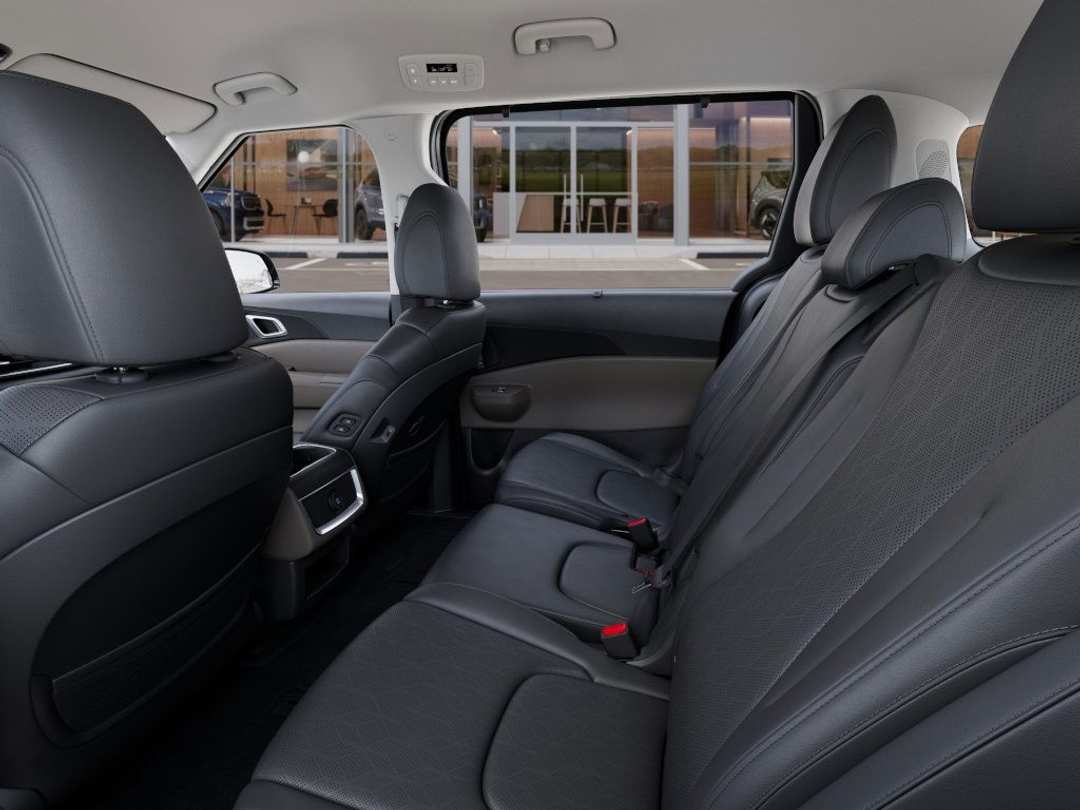 2026 Kia Carnival EX - Image 18