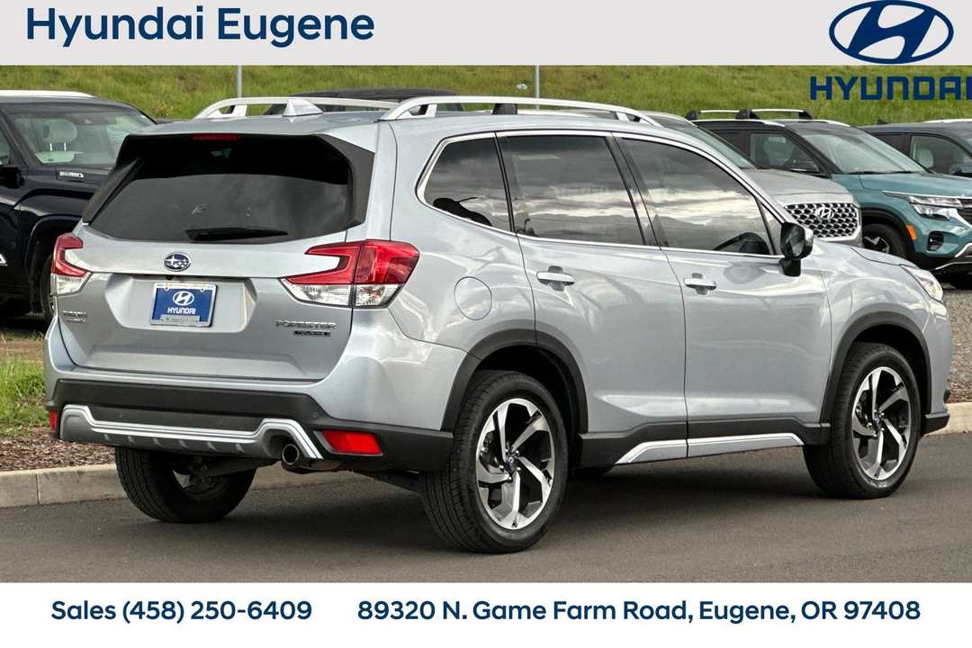 2022 Subaru Forester Touring - Image 3