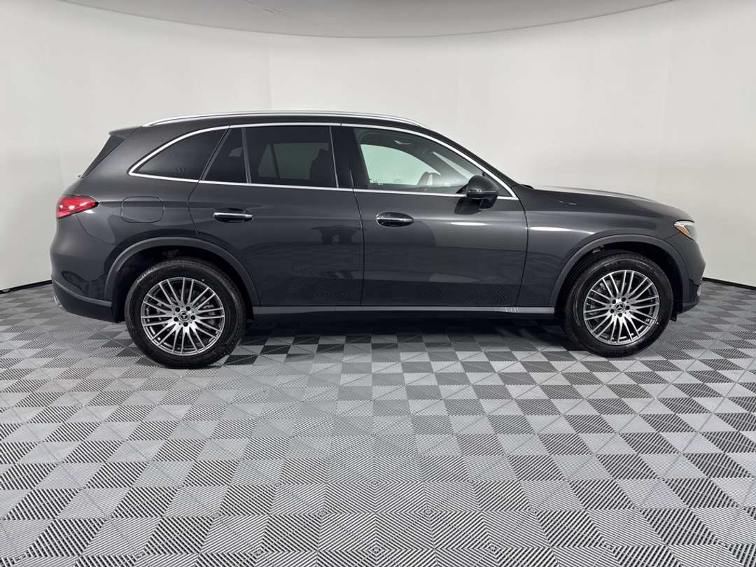 2026 Mercedes-Benz GLC GLC 300 - Image 8