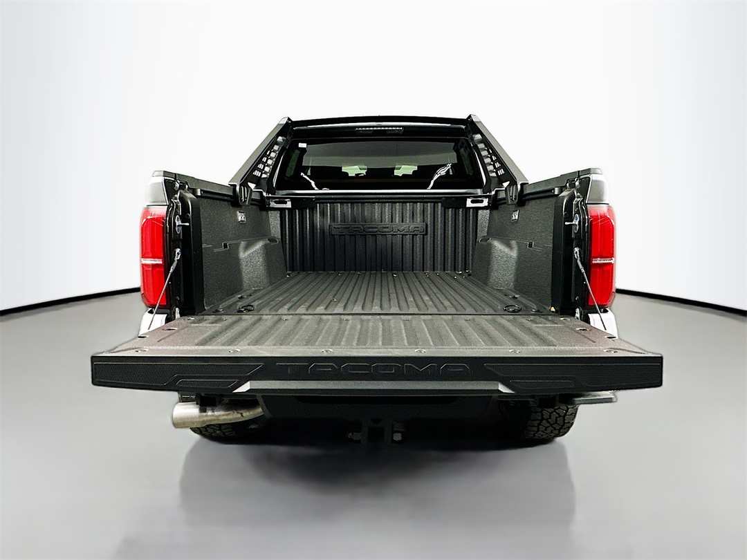 2025 Toyota Tacoma SR5 - Image 24