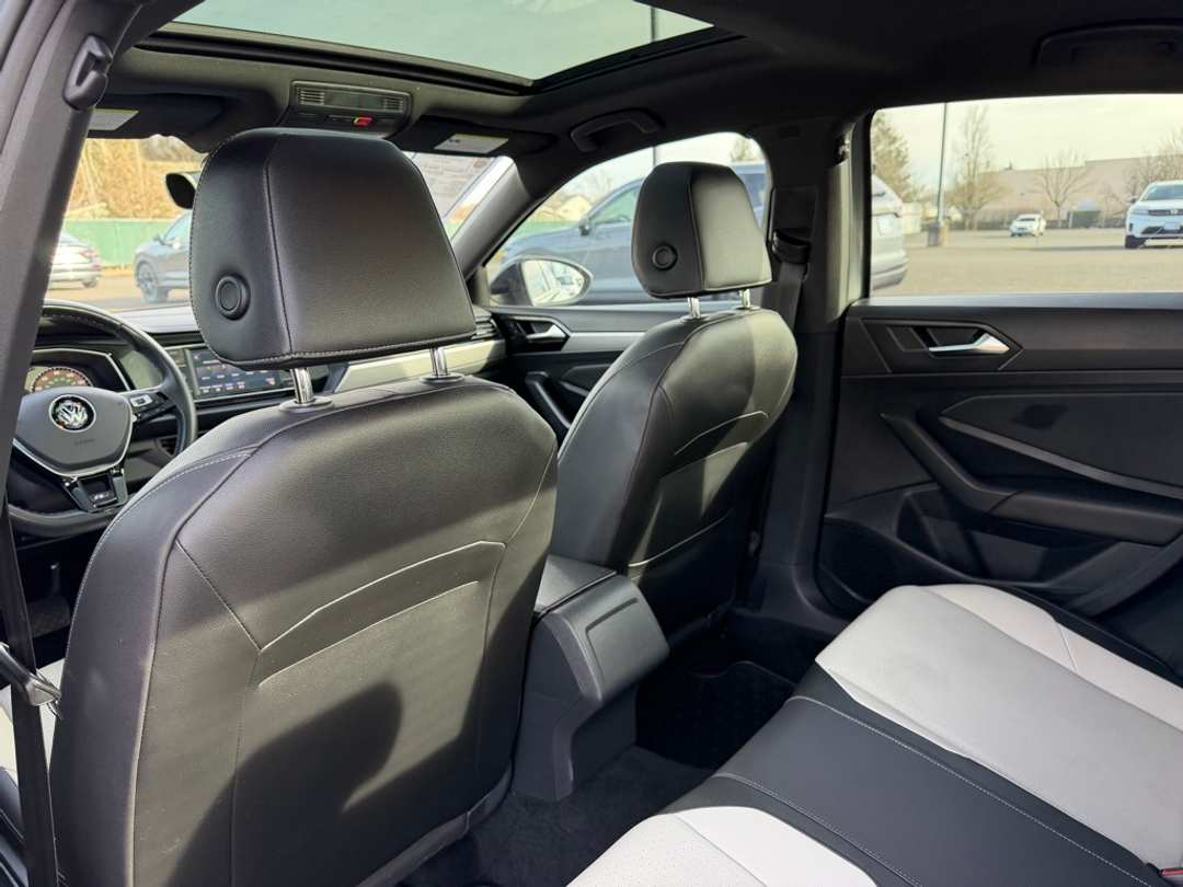 2021 Volkswagen Jetta RLine - Image 31