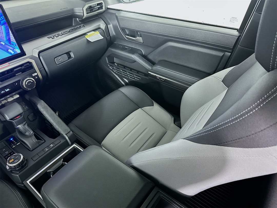 2025 Toyota Tacoma TRD Off Road - Image 25