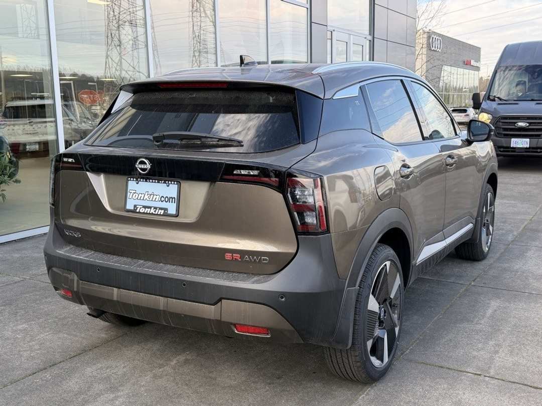 2026 Nissan Kicks SR - Image 7