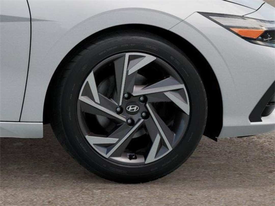 2026 Hyundai Elantra Limited - Image 8