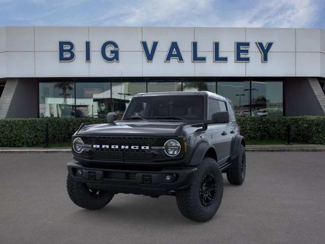2026 Ford Bronco Big Bend - Image 2