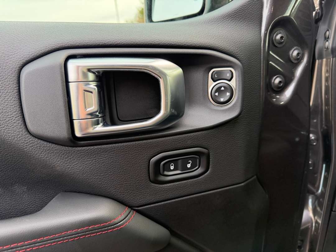 2026 Jeep Wrangler Rubicon X - Image 13