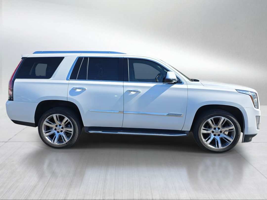 2016 Cadillac Escalade Luxury - Image 2