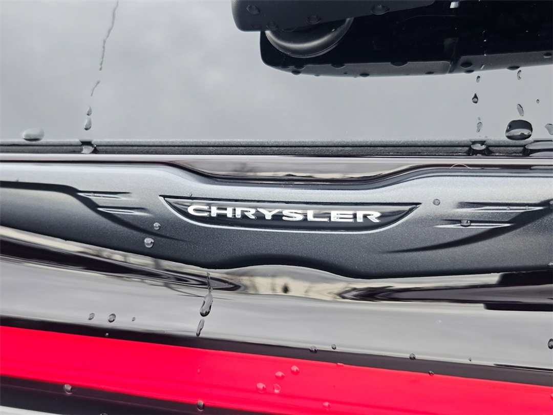 2026 Chrysler Pacifica Limited - Image 33