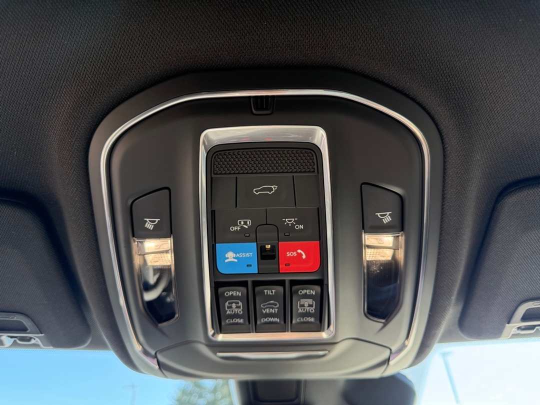 2025 Jeep Grand Cherokee Limited - Image 28