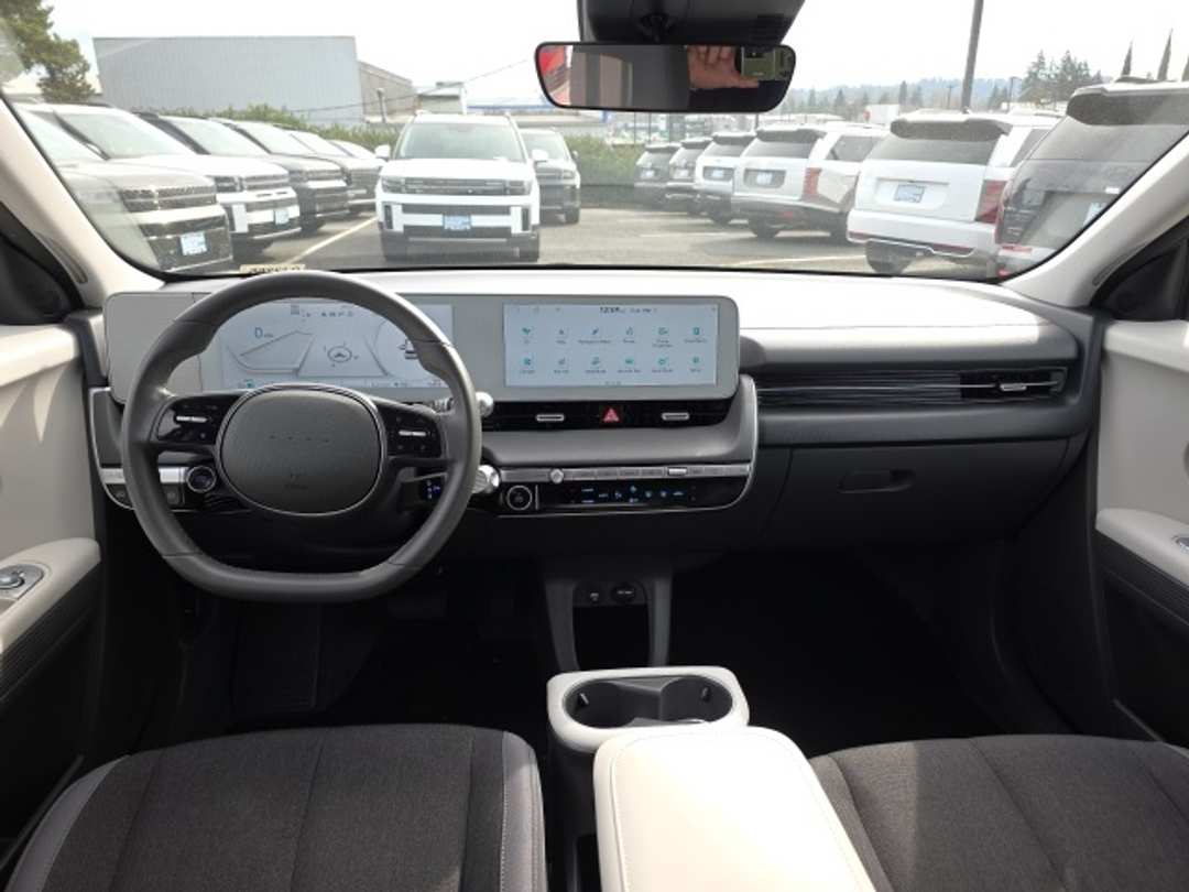 2023 Hyundai Ioniq 5 SE - Image 30