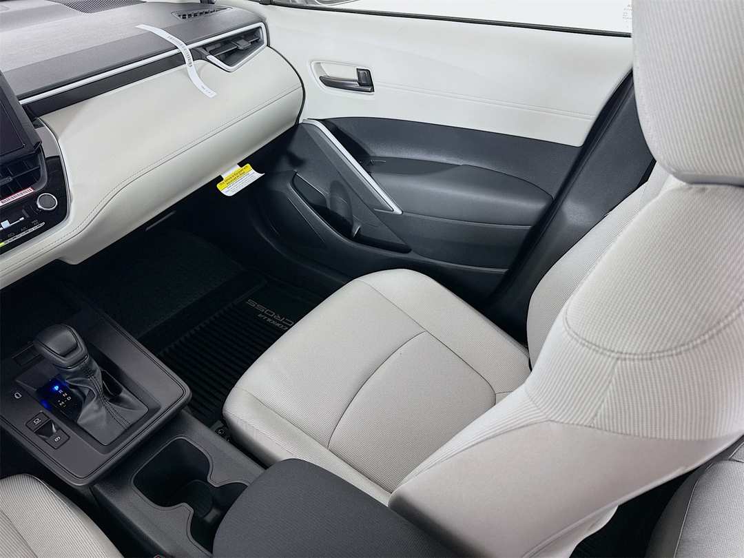 2026 Toyota Corolla Cross L - Image 22