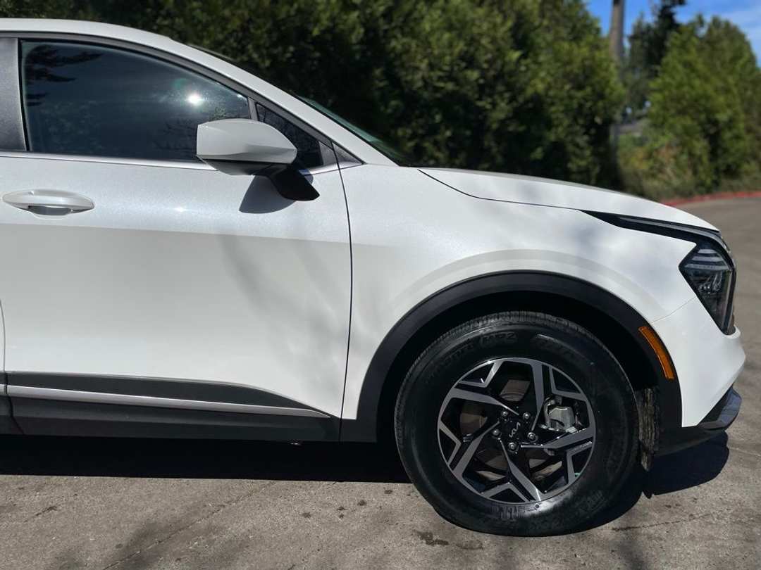2025 Kia Sportage LX - Image 2