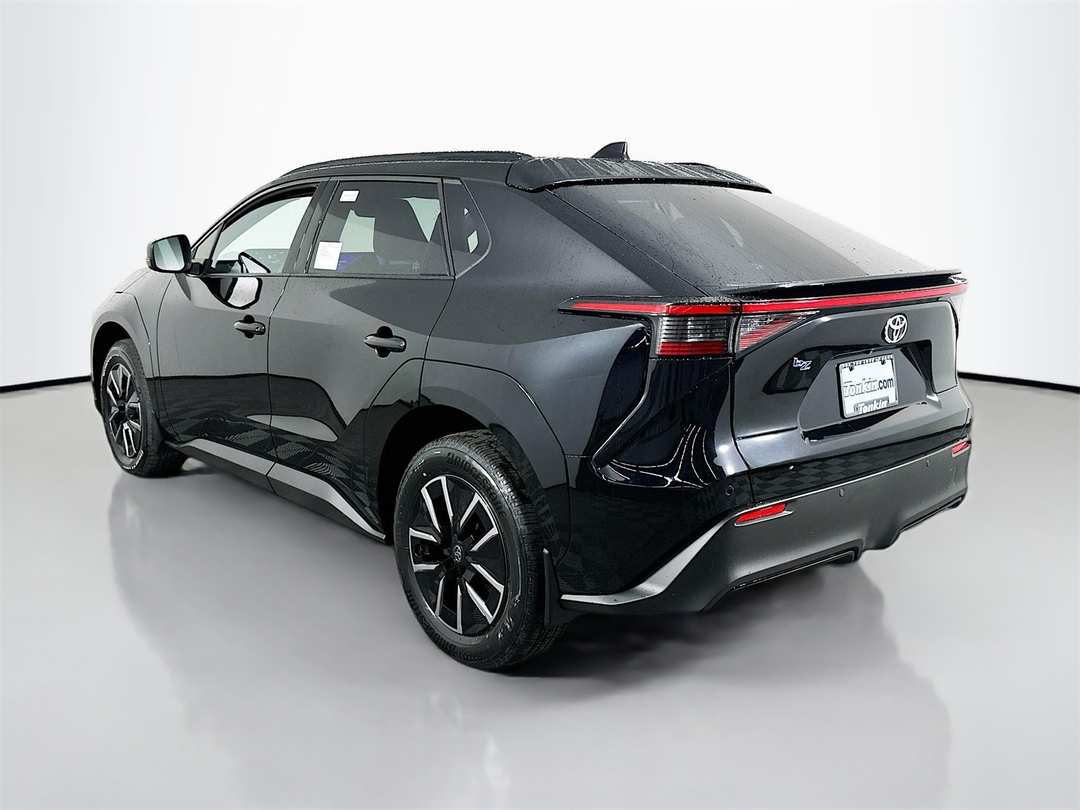 2026 Toyota Bz XLE Plus - Image 5