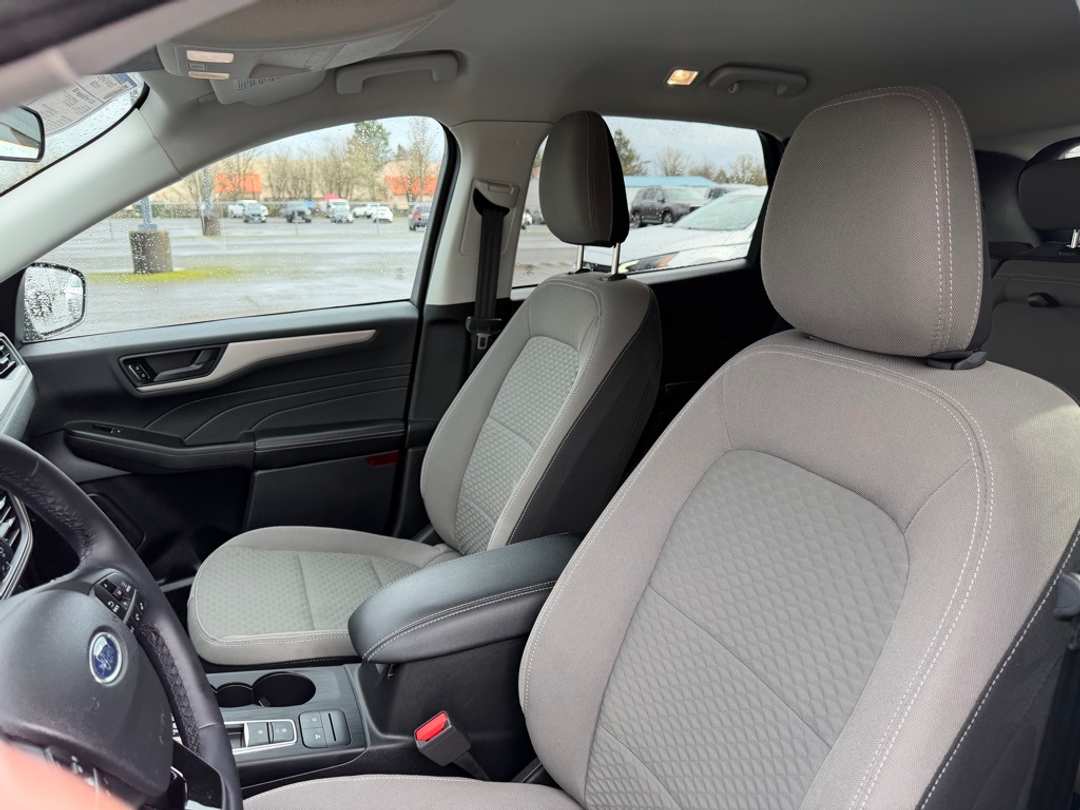 2022 Ford Escape SE - Image 16