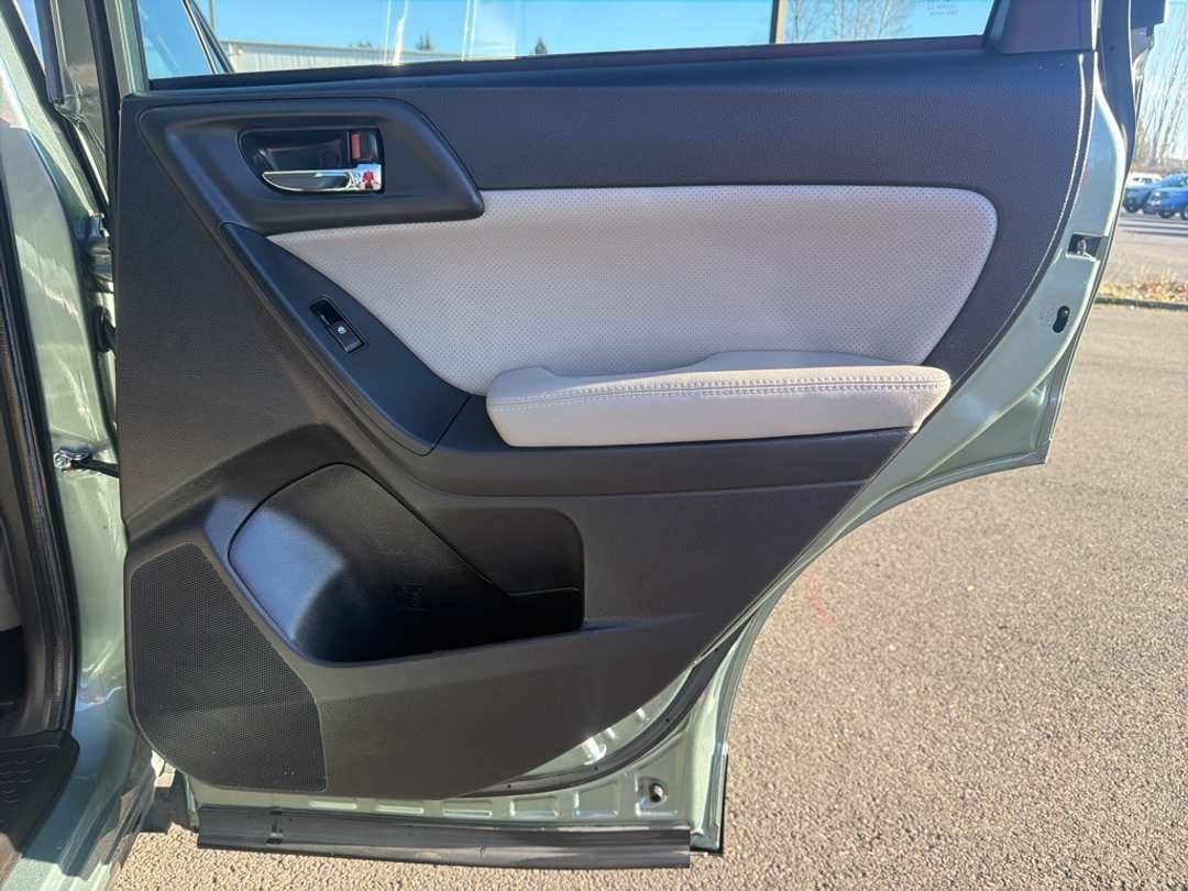 2015 Subaru Forester 2.5i Limited - Image 22