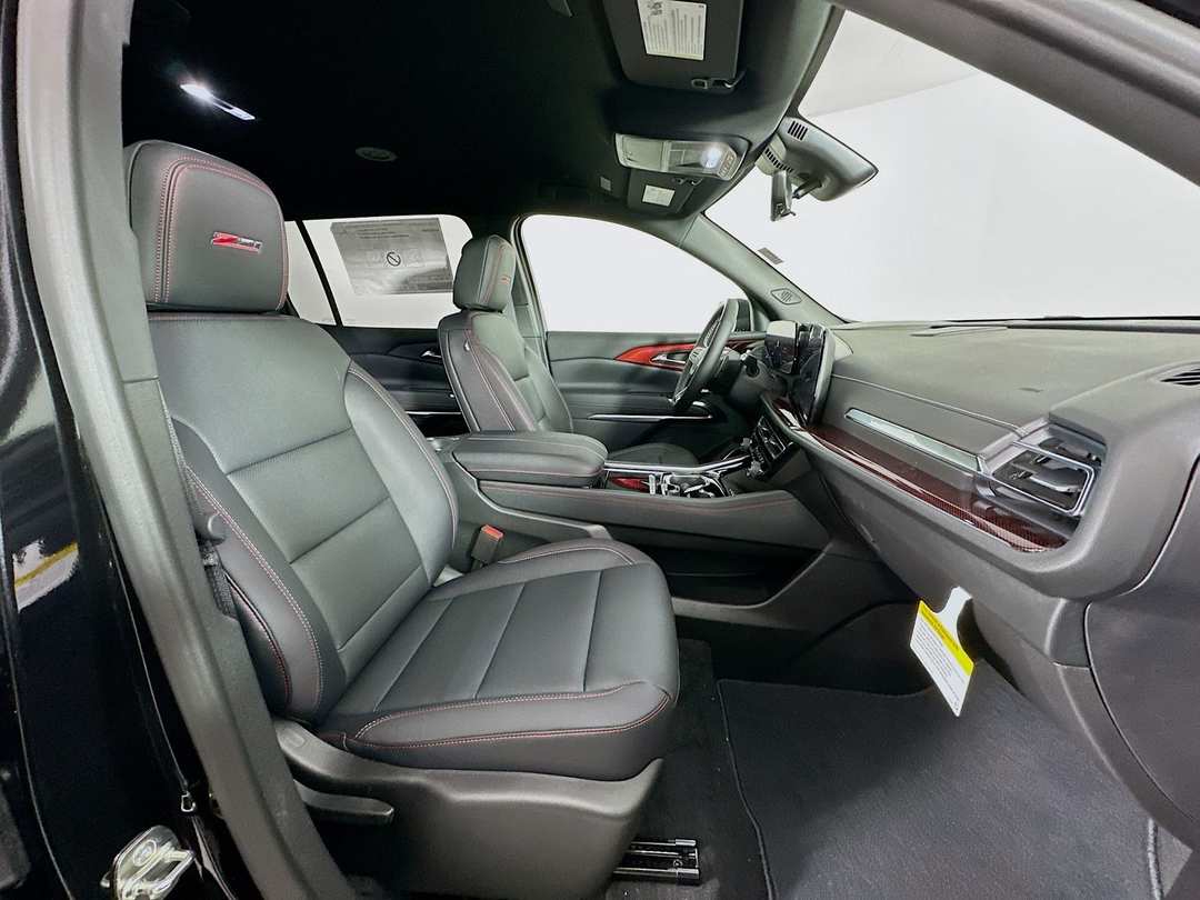 2026 Chevrolet Traverse Z71 - Image 30
