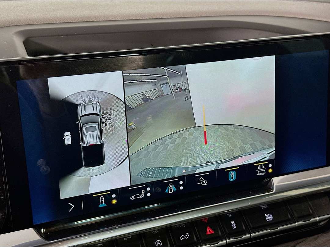 2022 Chevrolet Silverado 1500 LTZ - Image 15