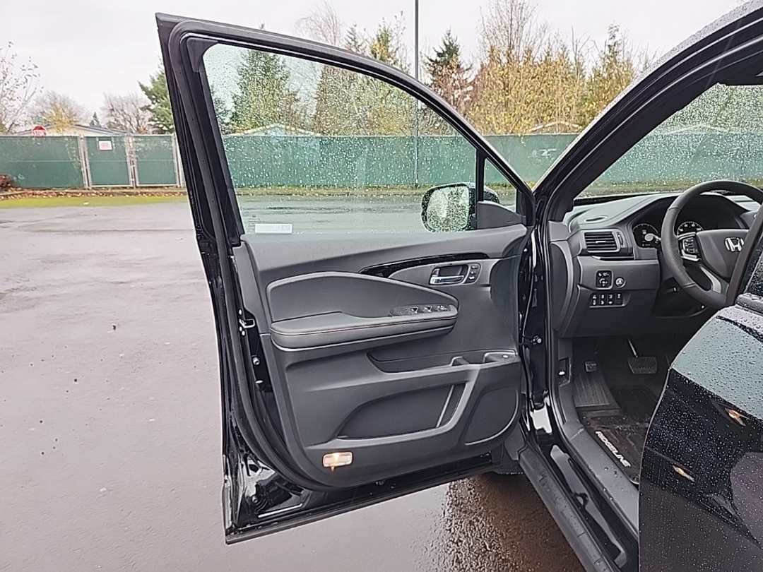 2026 Honda Ridgeline Black Edition - Image 21