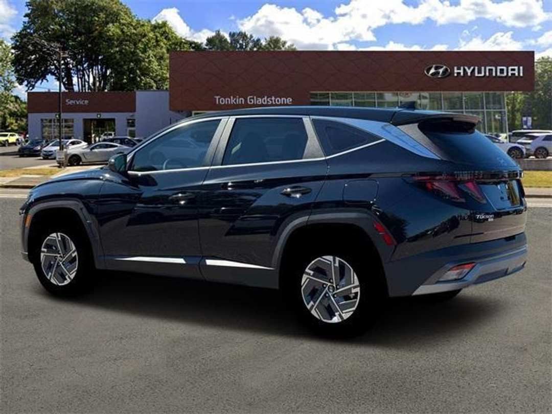 2026 Hyundai Tucson Blue SE - Image 4