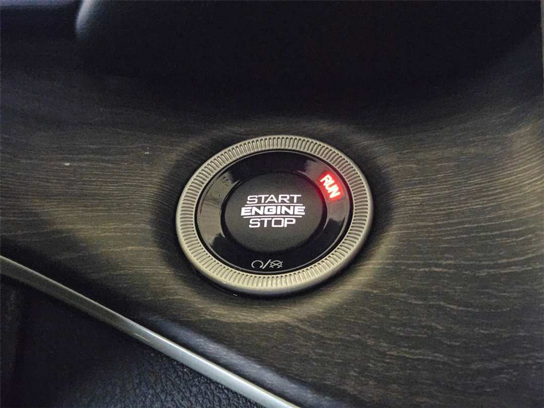 2025 Jeep Grand Cherokee Limited - Image 17