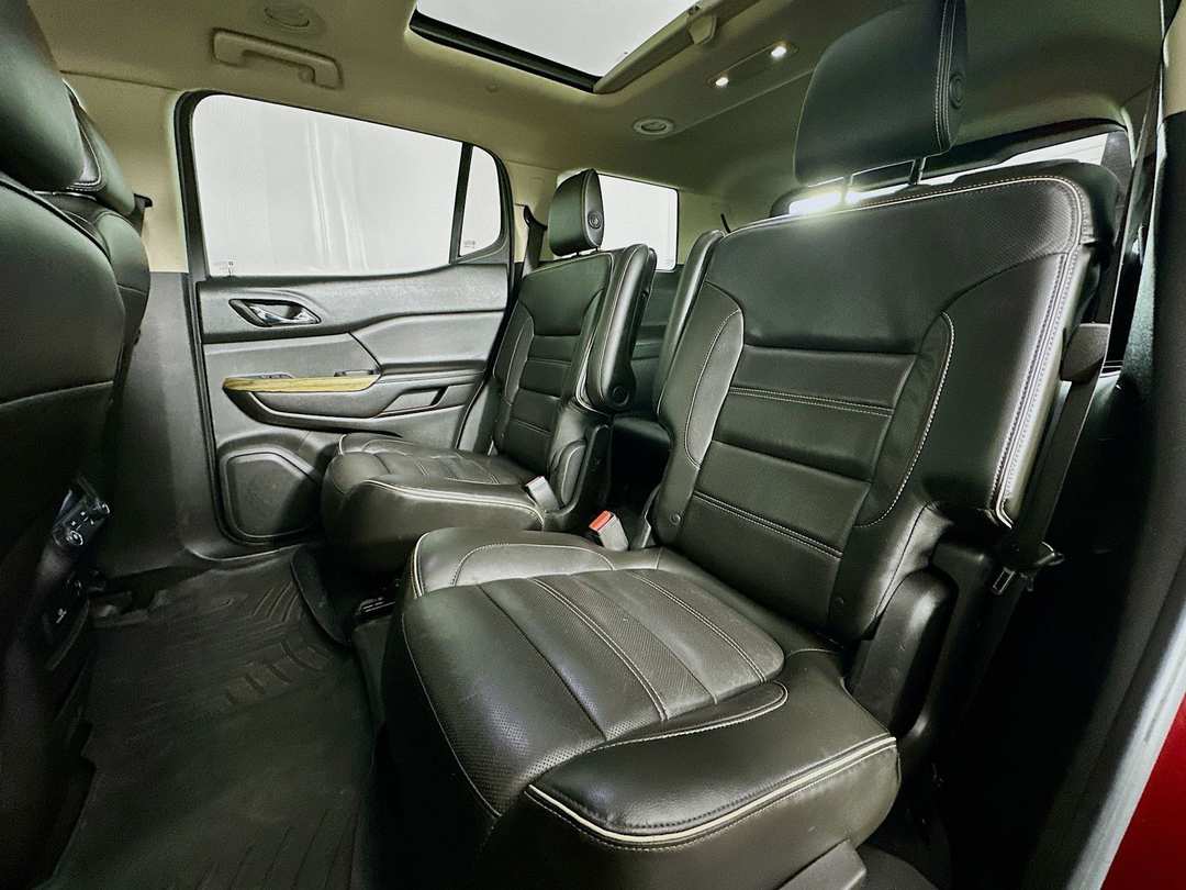 2017 GMC Acadia Denali - Image 27