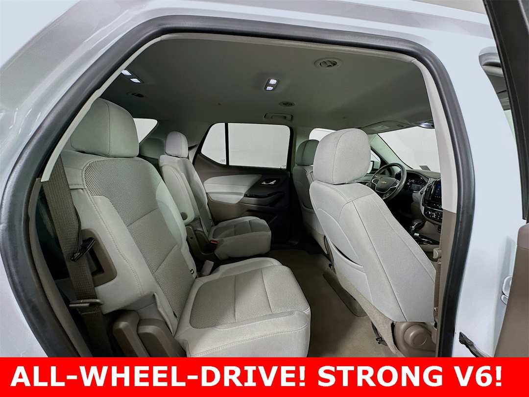 2021 Chevrolet Traverse LT - Image 23
