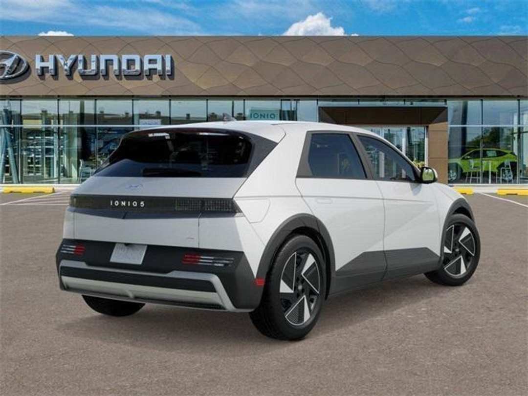 2026 Hyundai Ioniq 5 SE - Image 4