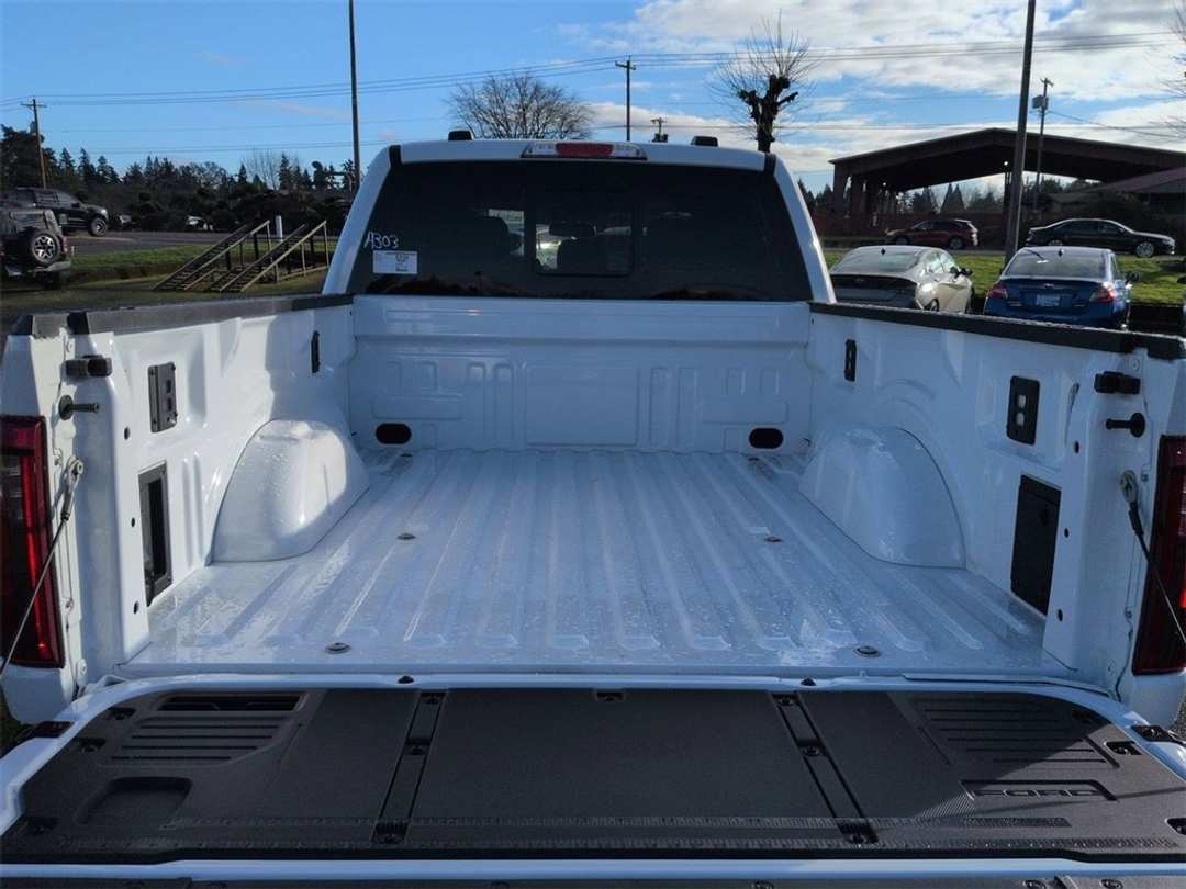 2026 Ford F-150 XLT - Image 25