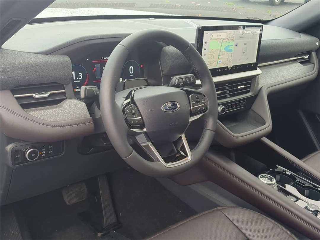 2026 Ford Explorer Platinum - Image 12
