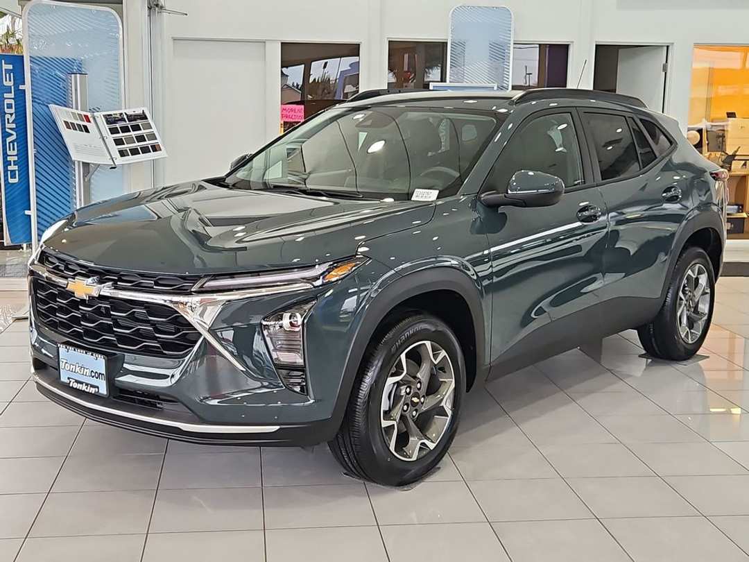 2026 Chevrolet Trax LT - Image 2