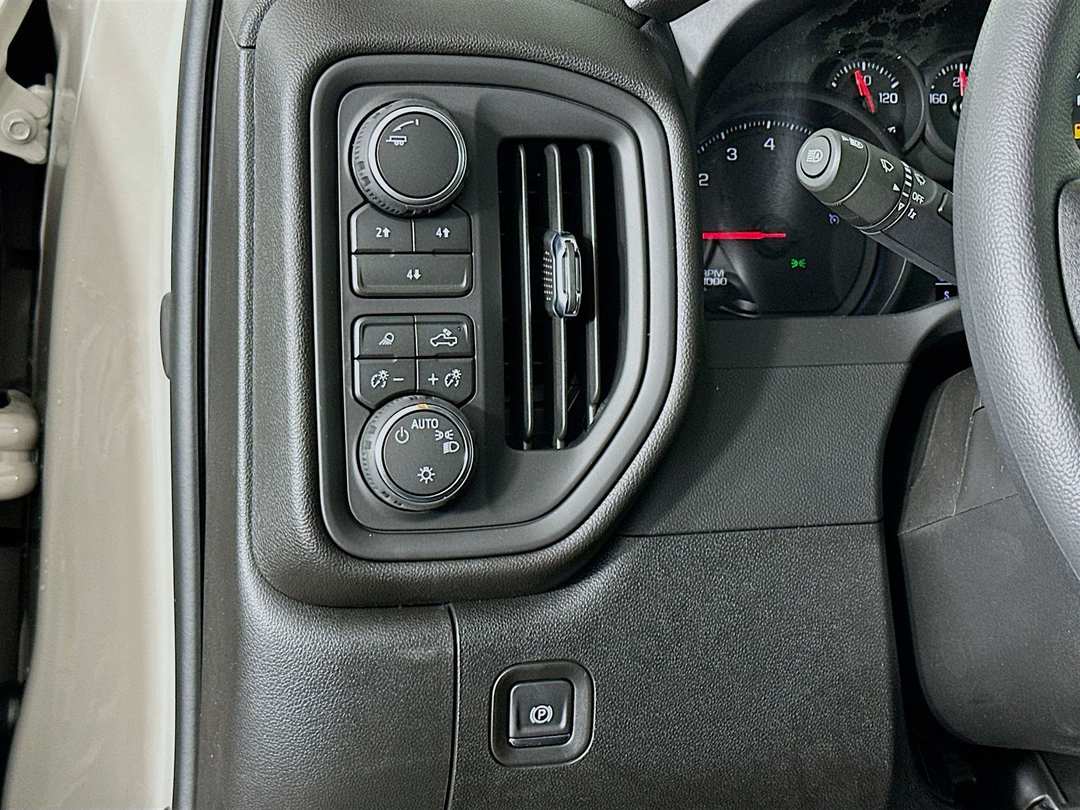 2026 Chevrolet Silverado 2500Hd Custom - Image 11