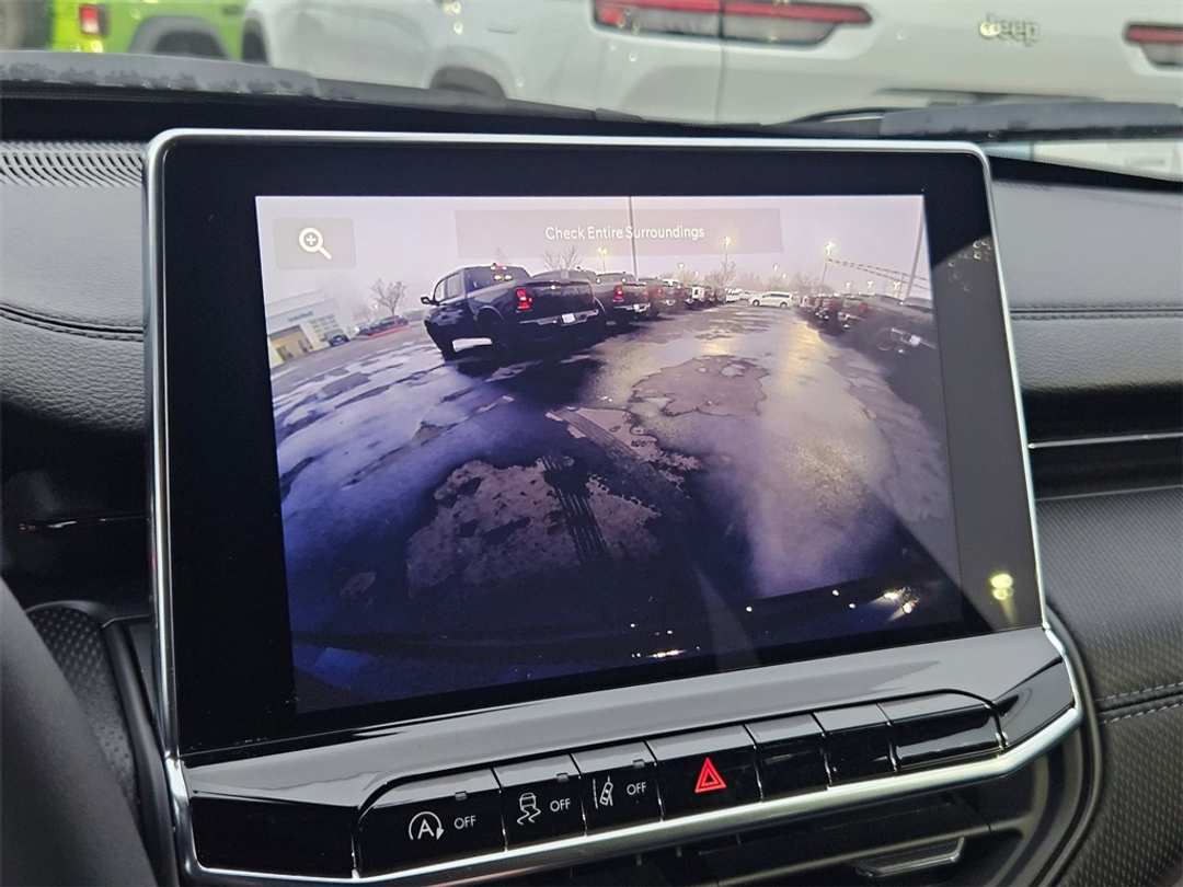 2026 Jeep Compass Latitude - Image 21