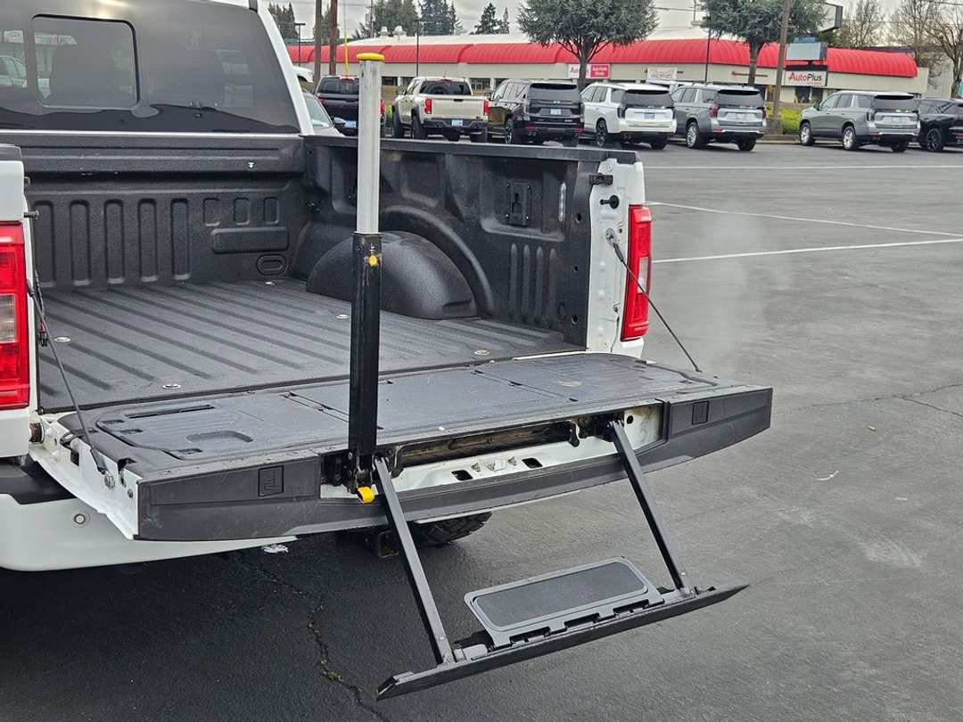 2022 Ford F-150 XLT - Image 30