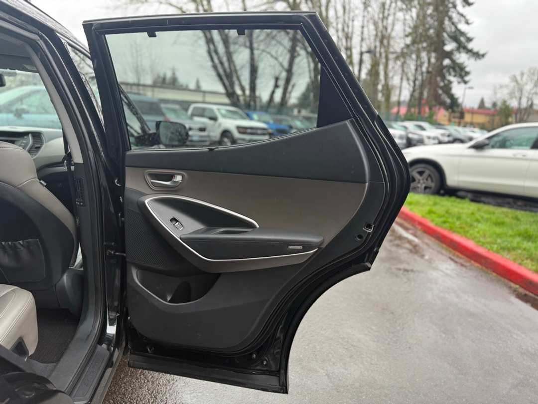 2014 Hyundai Santa Fe Sport 2.0T - Image 16