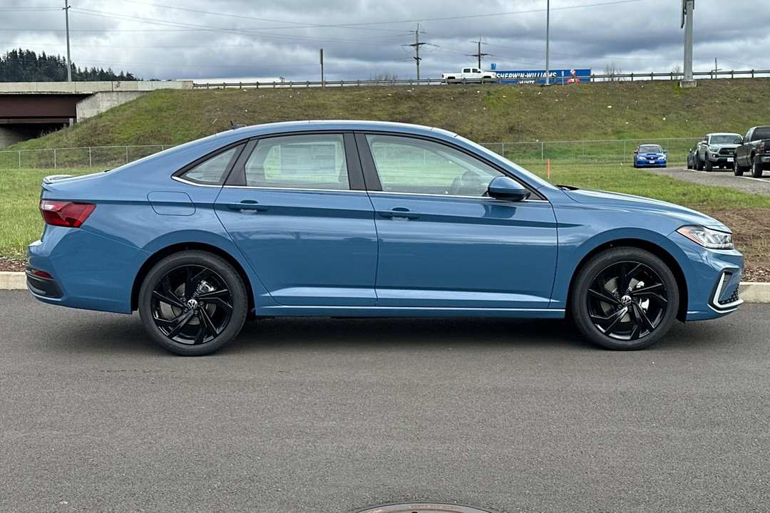 2026 Volkswagen Jetta 1.5T SE - Image 2