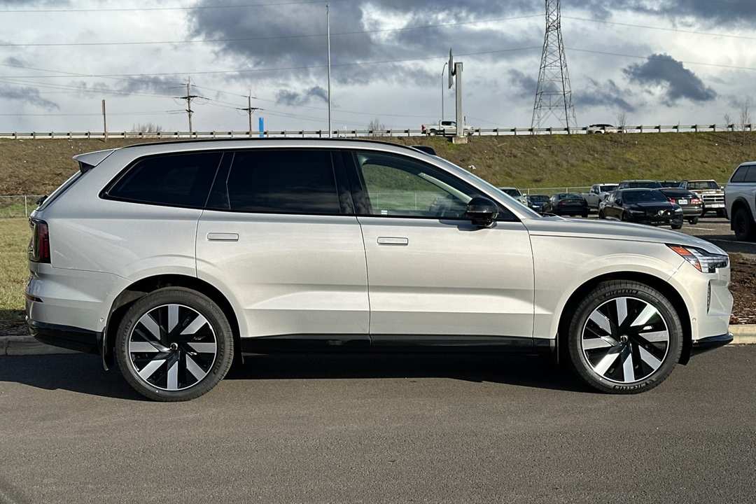 2025 Volvo Ex90 Twin Motor Plus - Image 2