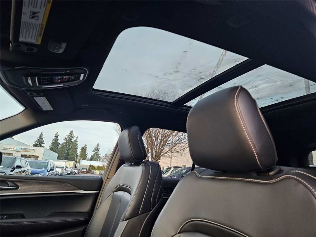 2025 Jeep Grand Cherokee Limited - Image 27