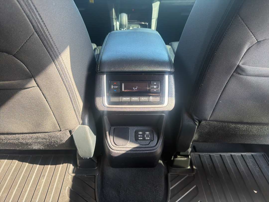 2023 Subaru Ascent Premium - Image 25