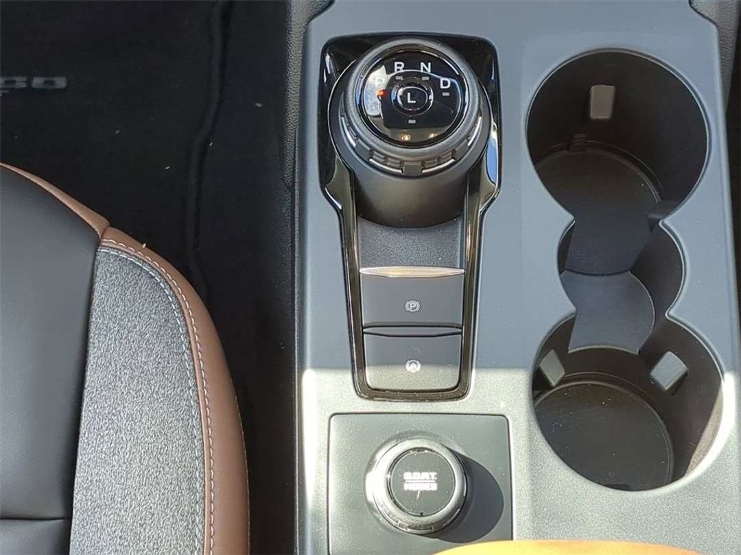 2024 Ford Bronco Sport Outer Banks - Image 17