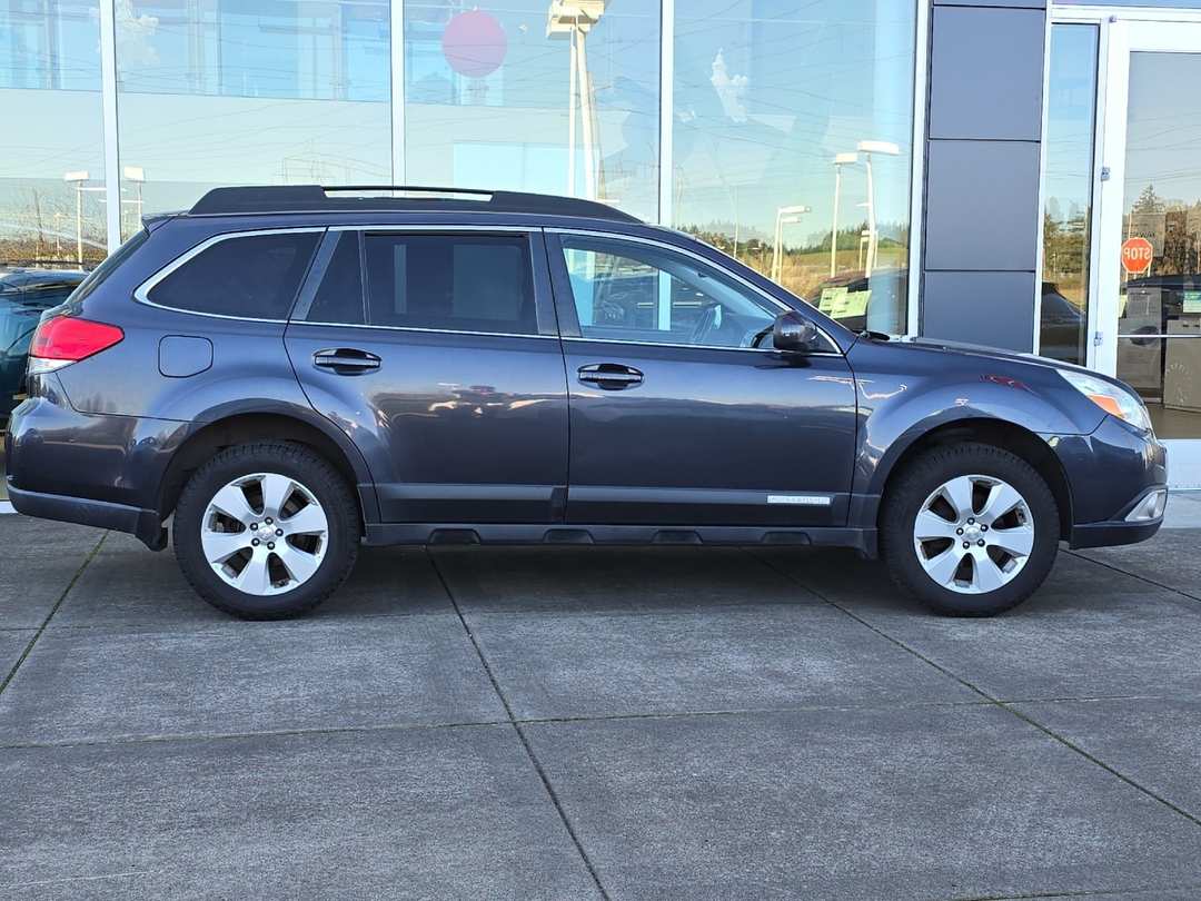 2011 Subaru Outback 2.5i - Image 2