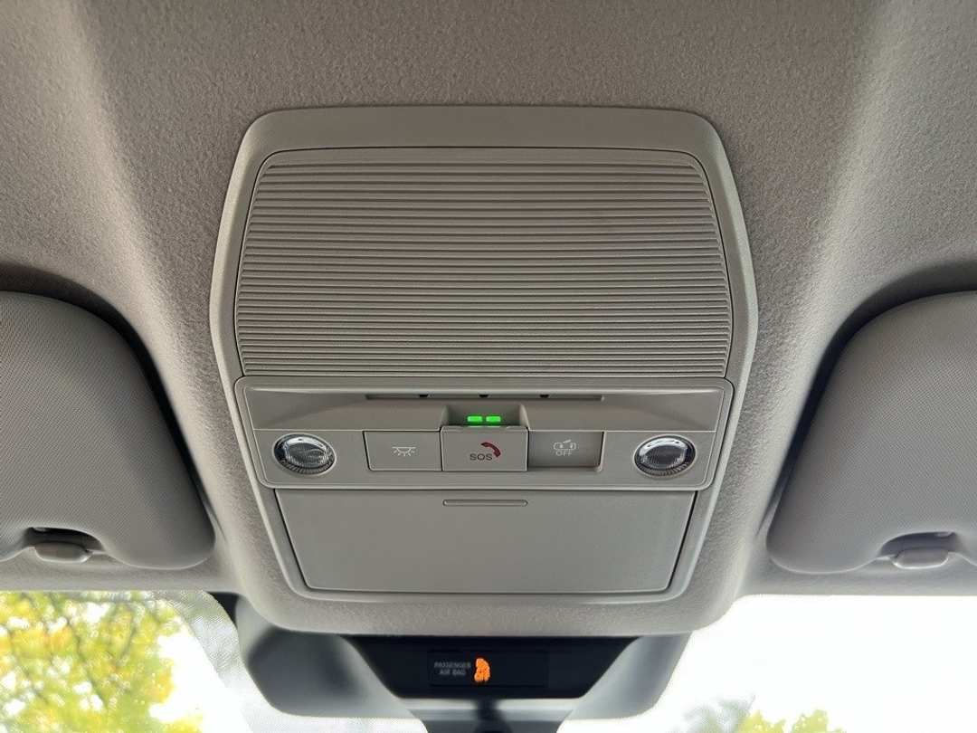 2026 Nissan Kicks SR - Image 24