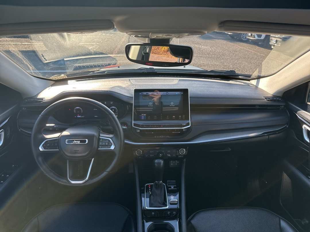 2022 Jeep Compass Trailhawk - Image 24