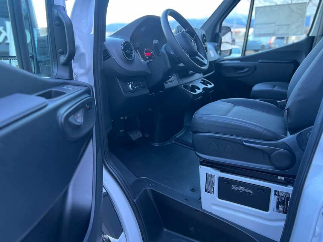 2024 Mercedes-Benz Sprinter 3500 Cargo 170 WB - Image 23
