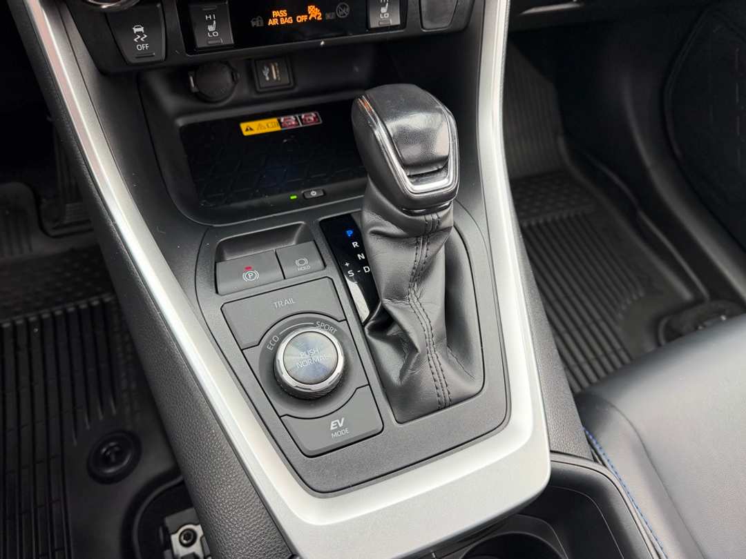 2023 Toyota Rav4 XSE - Image 27