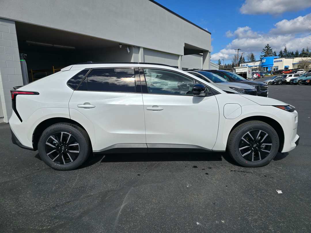 2026 Subaru Solterra Premium - Image 3