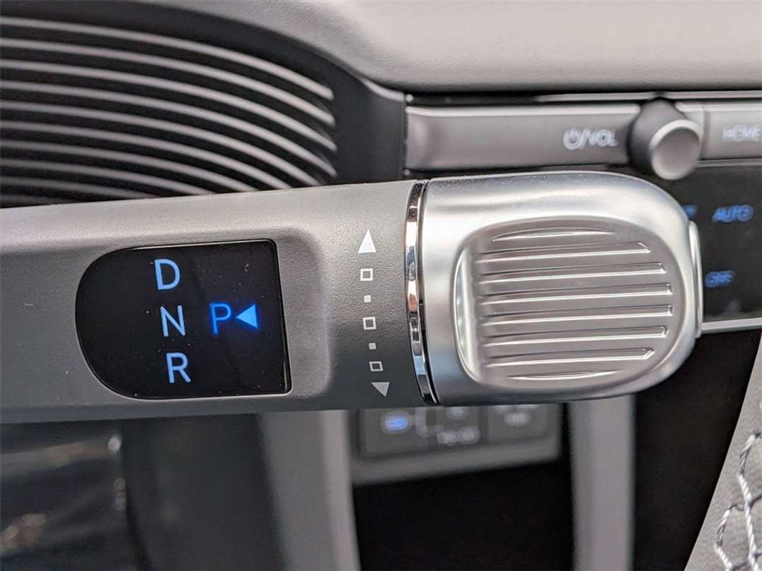 2025 Hyundai Ioniq 5 SE - Image 17