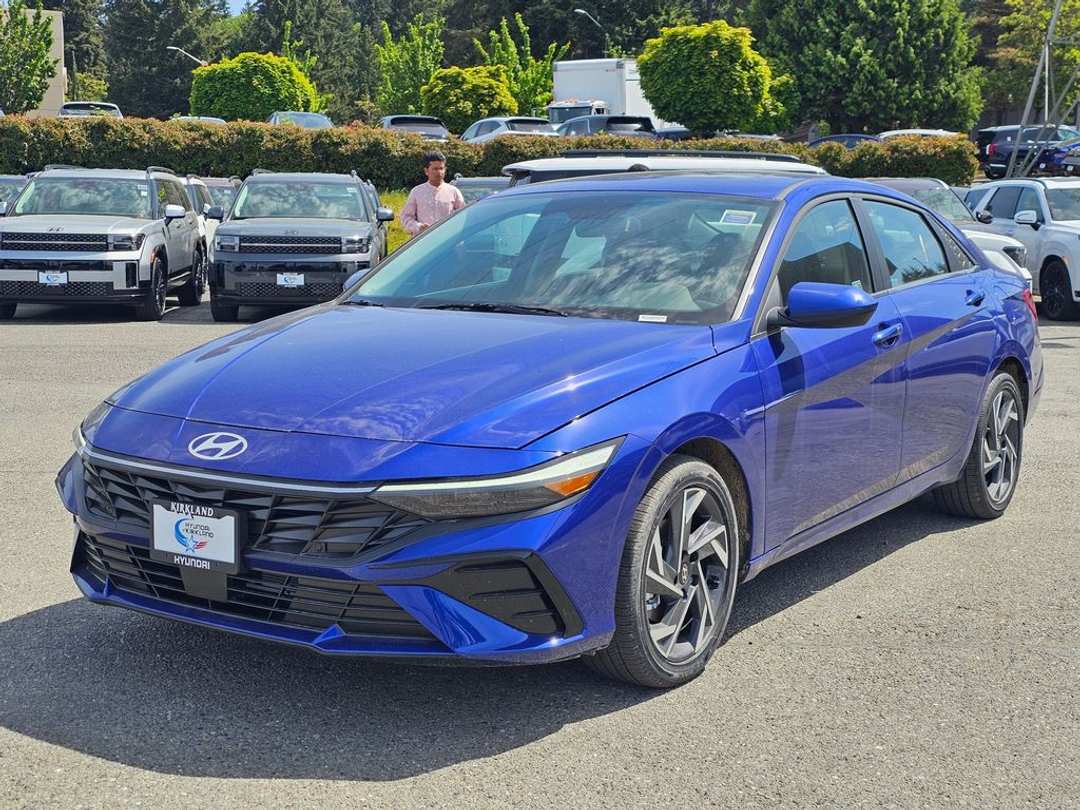 2025 Hyundai Elantra SEL Convenience - Image 3
