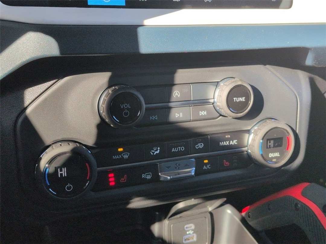 2025 Ford Bronco Heritage Edition - Image 20